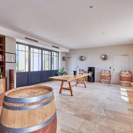 New! 5 Star Classified Deluxe Wine Estate Montagne (Gironde)